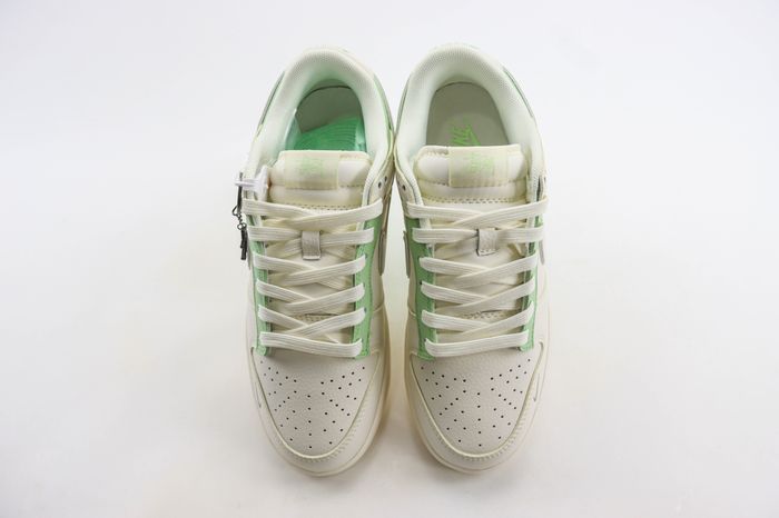 Nike SB Dunk Low x Stussy 119