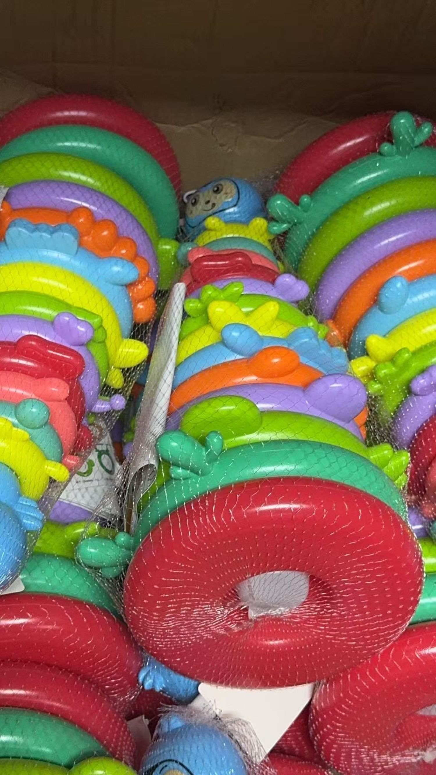 Том суварга бариултай