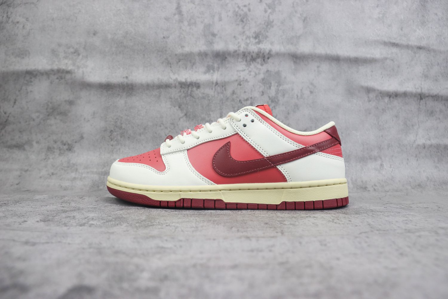 Nike Dunk Low Valentine's Day 2024 Alternate