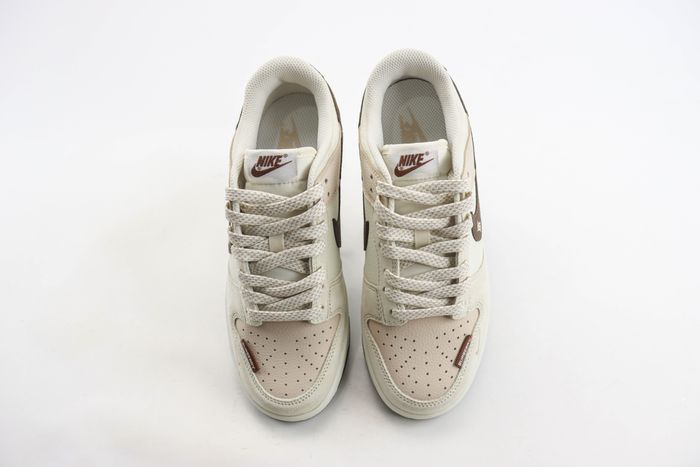 Nike SB Dunk Low x BURBRRRY 01