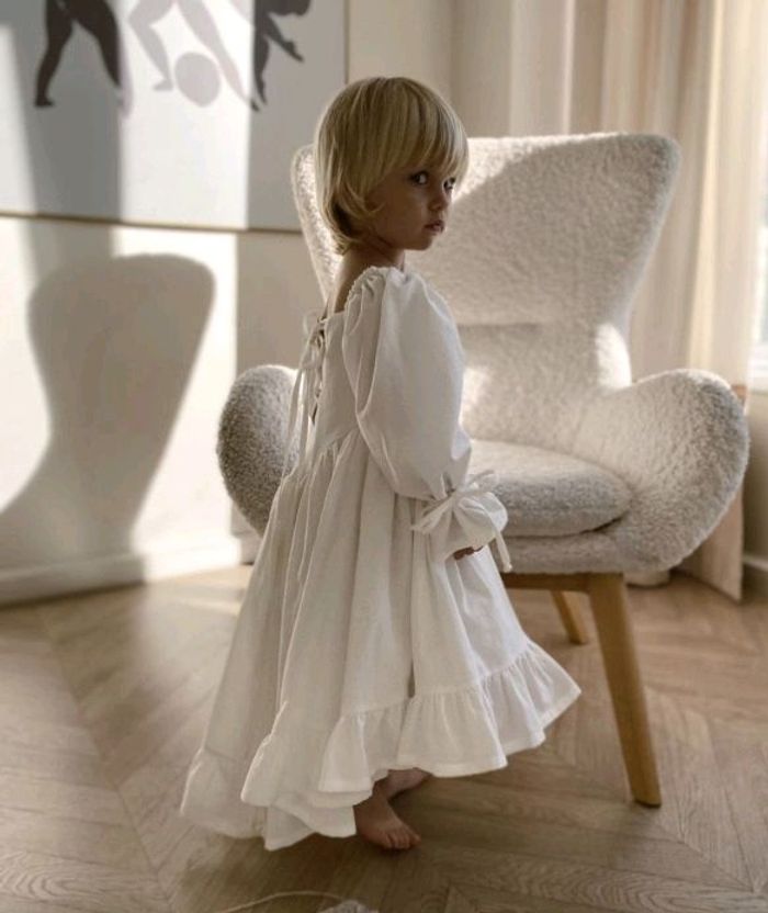 Тааран даашинз цагаан 