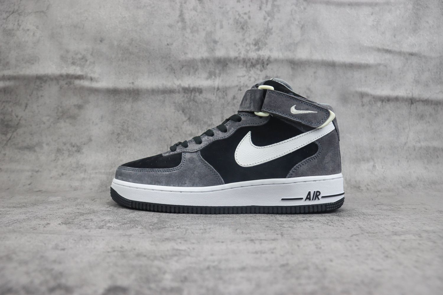 Nike Air Force 1 Mid 