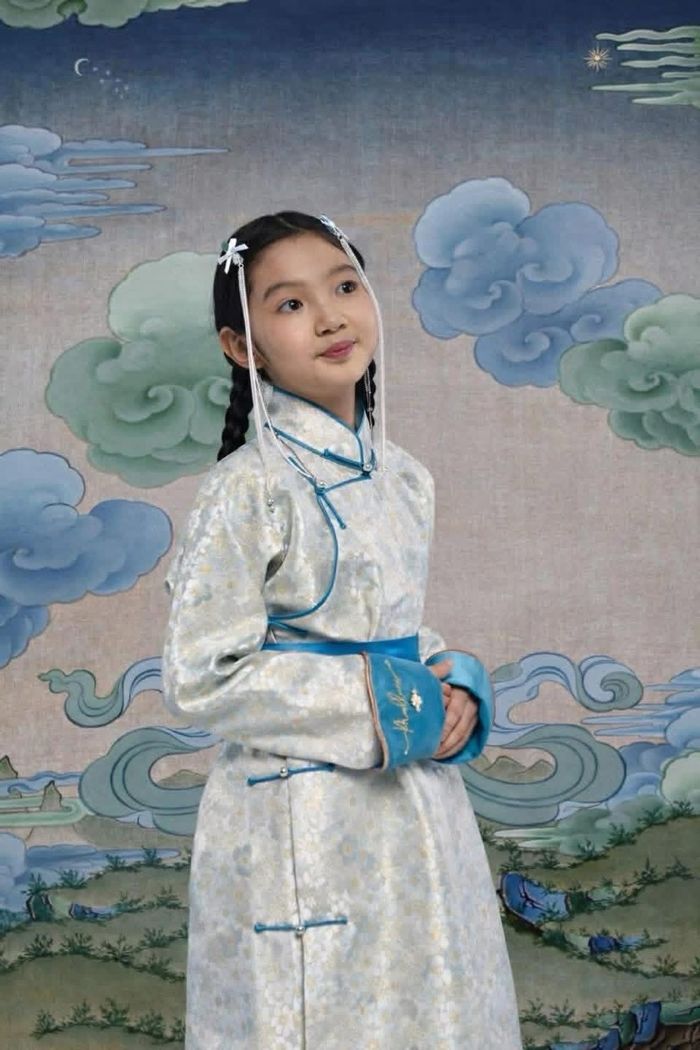 OD01 BLU  халаастай охины дээл