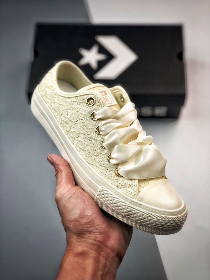 Converse Chuck Taylor Low “Milky White”🌟