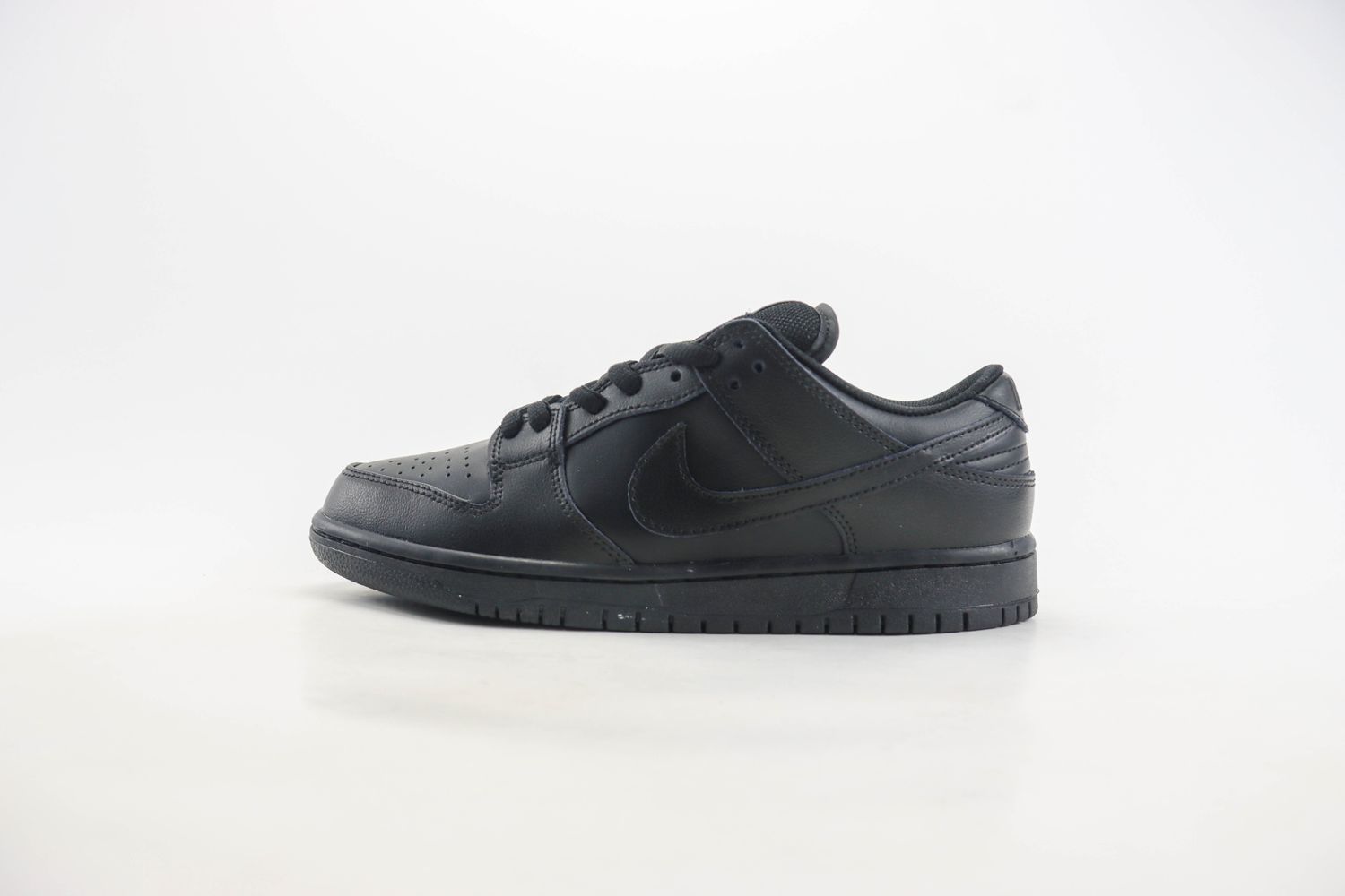 Nike Dunk Pro SB Low Triple Black