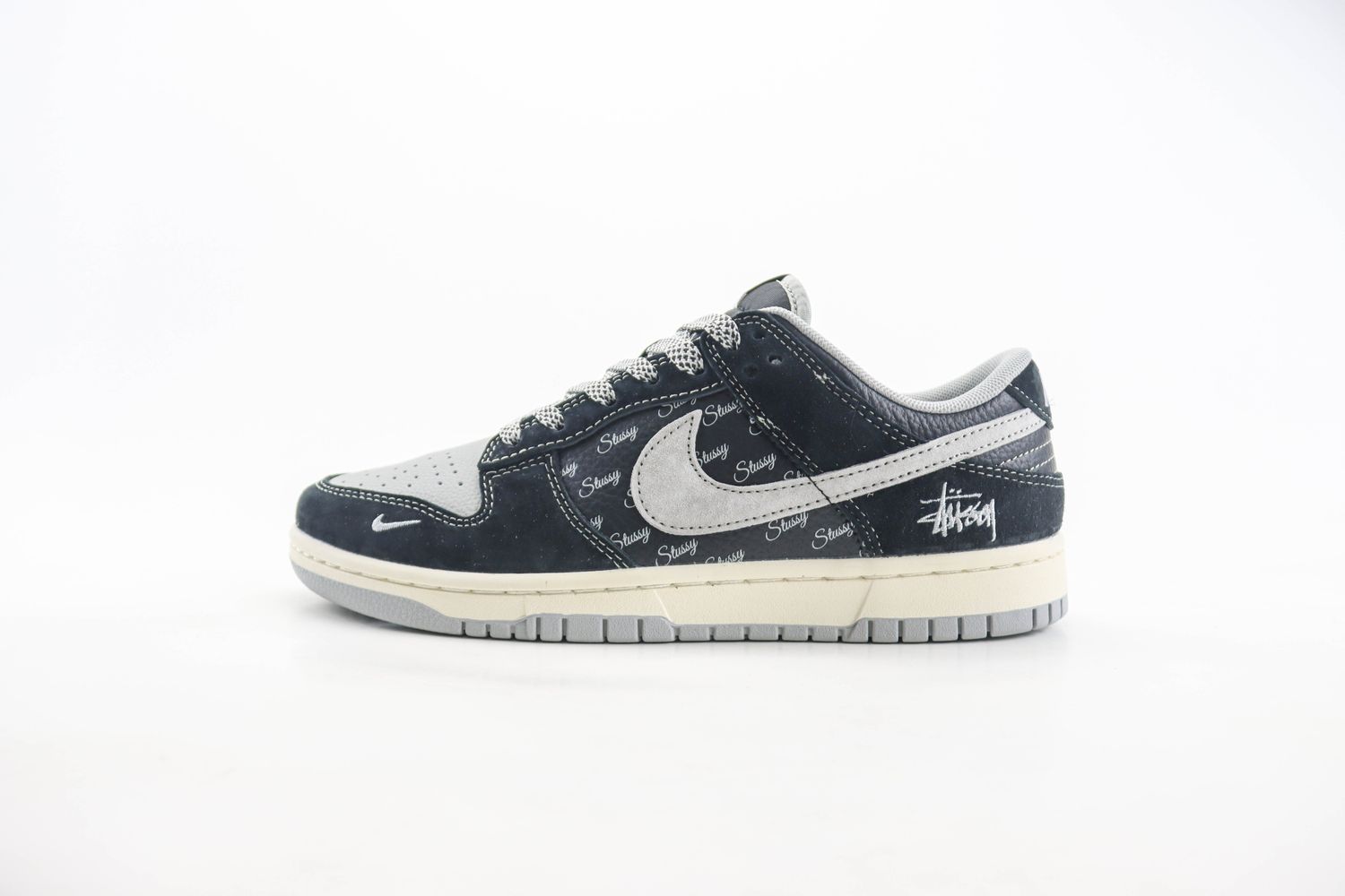 Nike SB Dunk Low Stussy 03