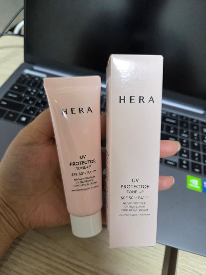 Hera нарны тос