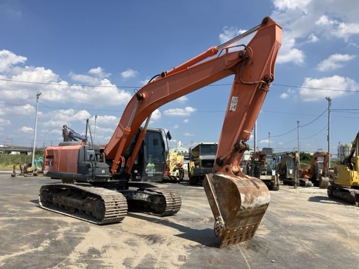 Hitachi Zx200 excavator