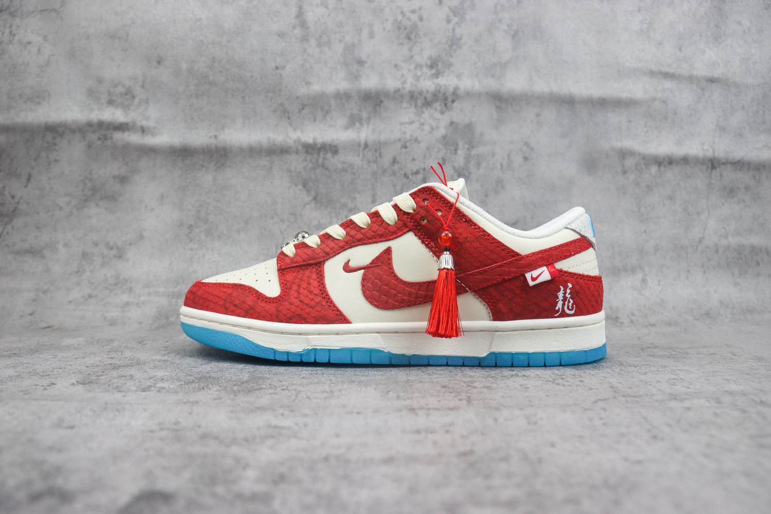 Nike Dunk Low LX “Just Do It”