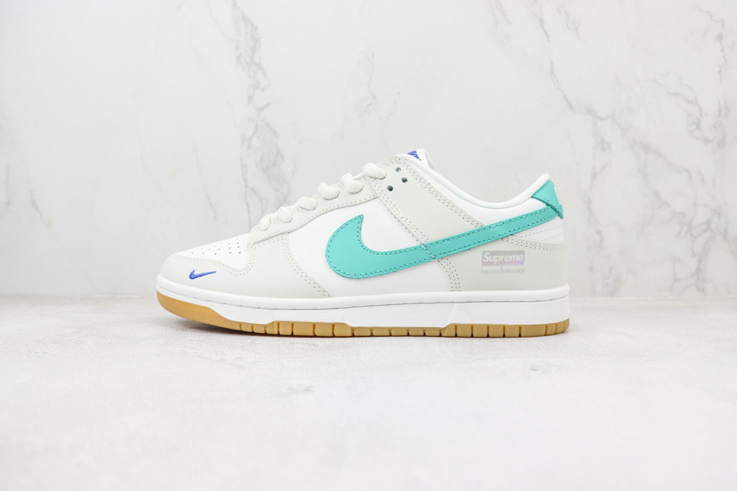 NK SB Dunk Low Retro x supreme 122