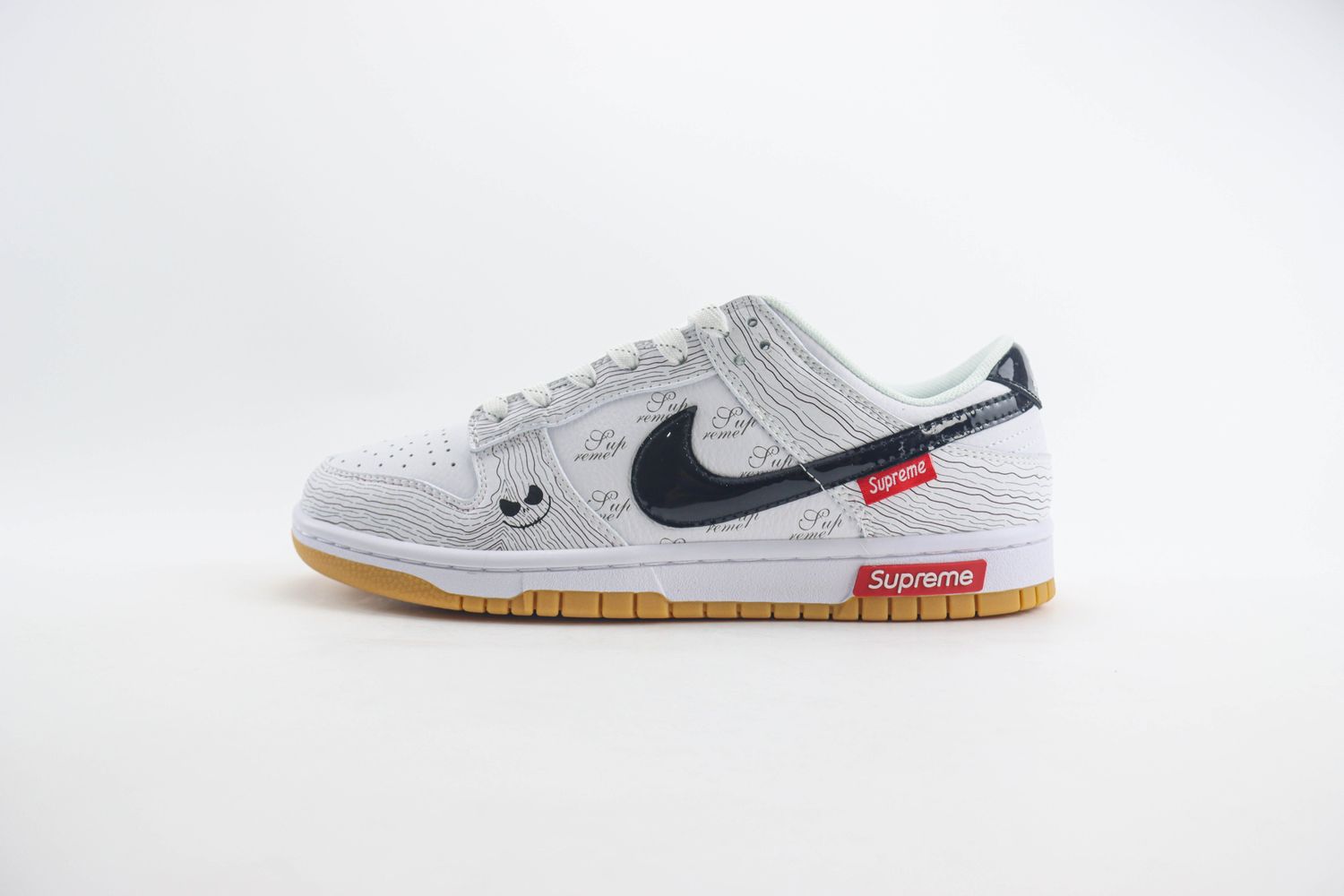 Nike SB Dunk Low x supreme 114