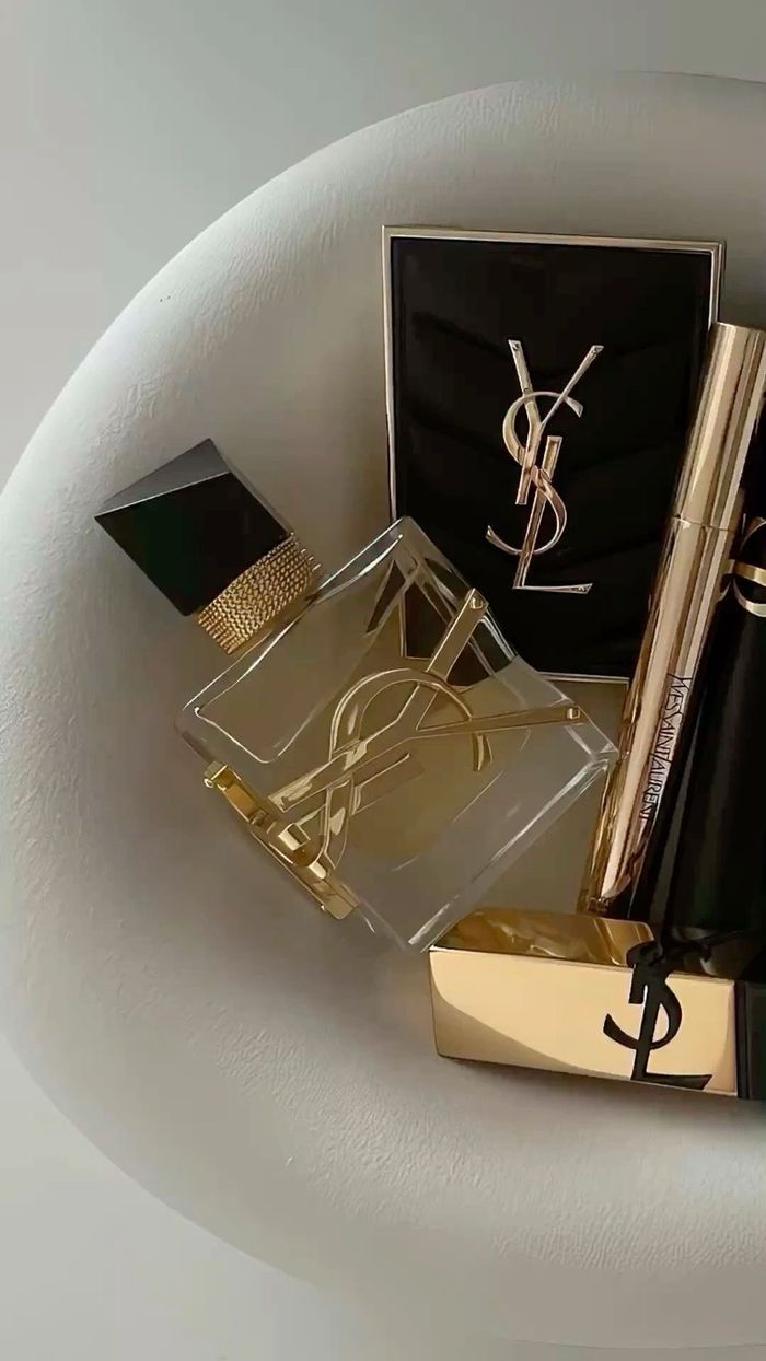 Yves Saint Laurent (YSL) mini pe