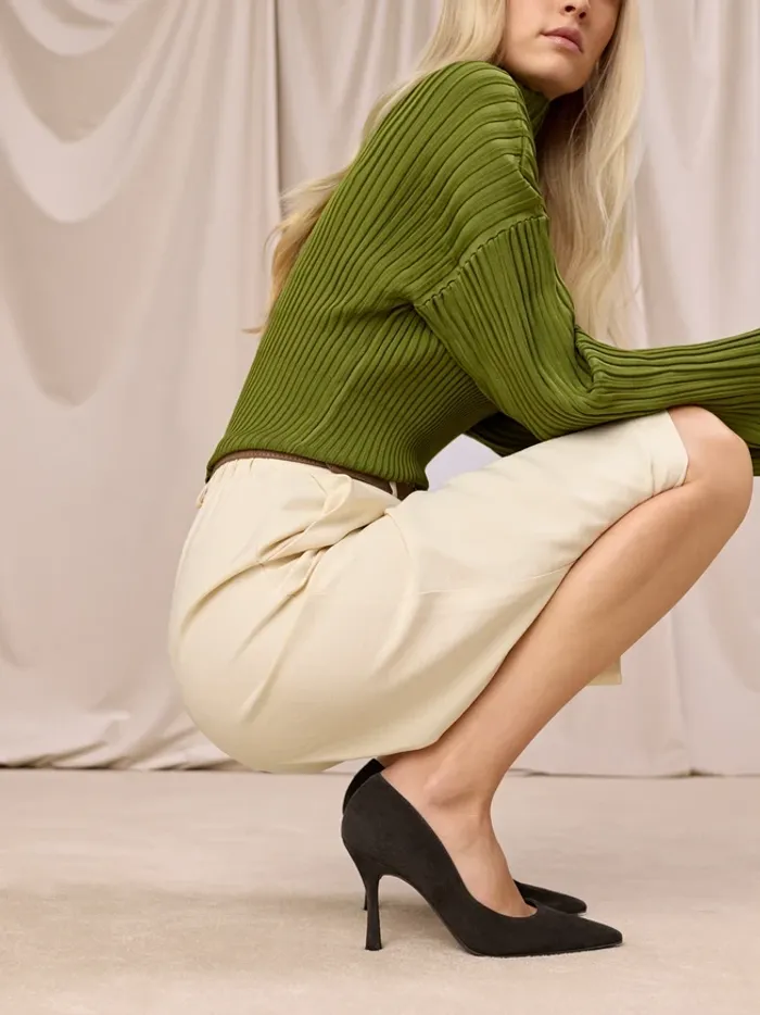 HEELS