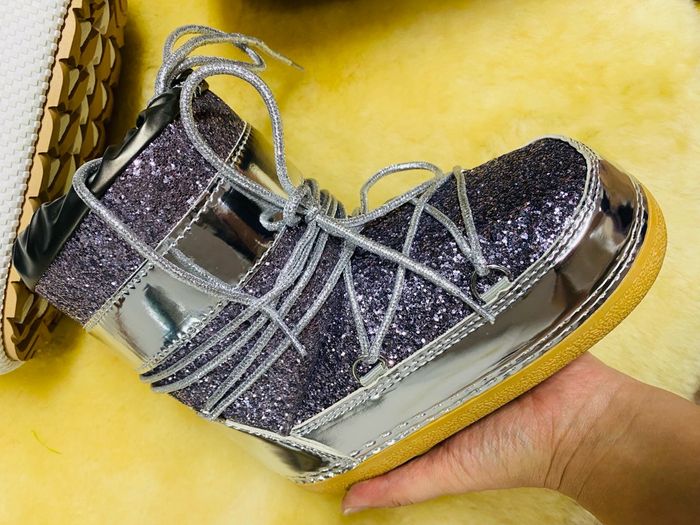 Enplei moonboot загвар 