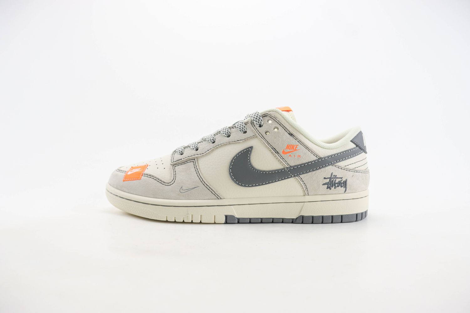 Nike SB Dunk Low x Stussy 81