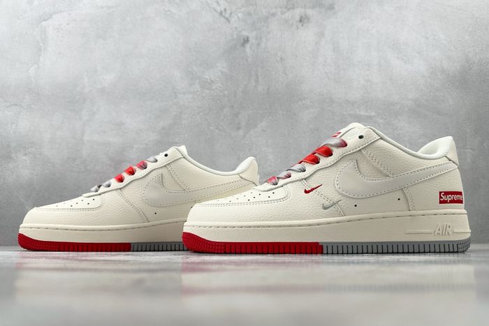 Nike Airforce 1 Low x Supreme 04