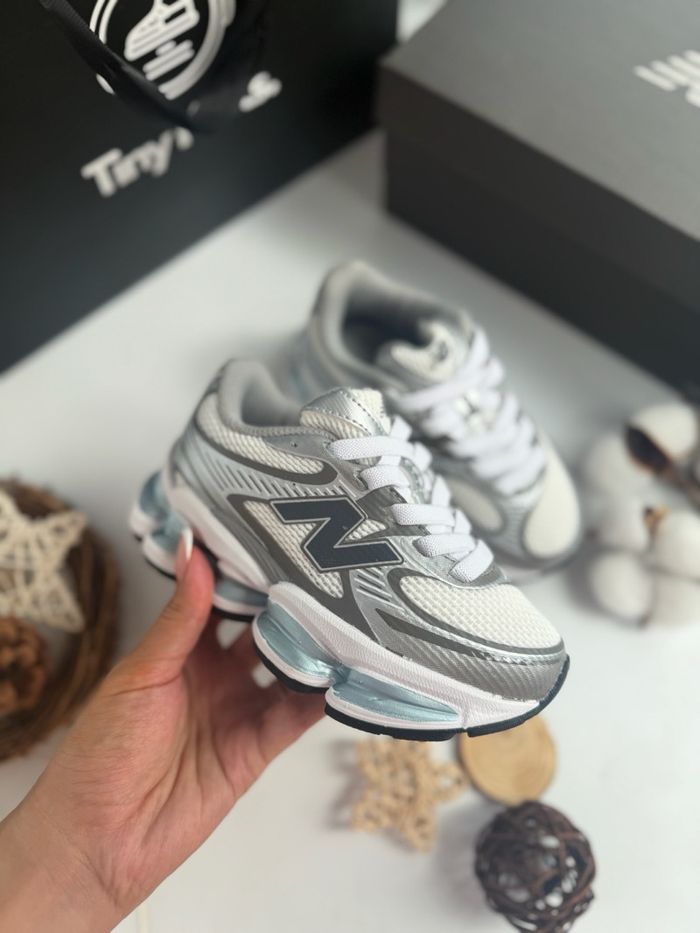 New Balance 2000 Navy Blue
