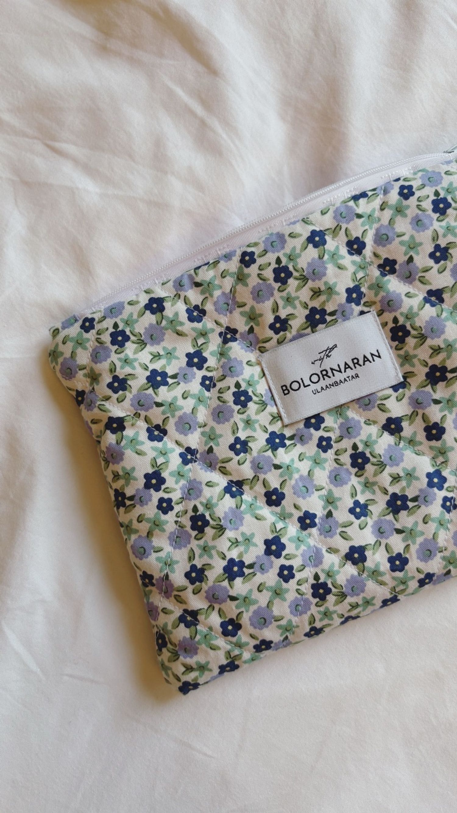 Flat blue flower pouch