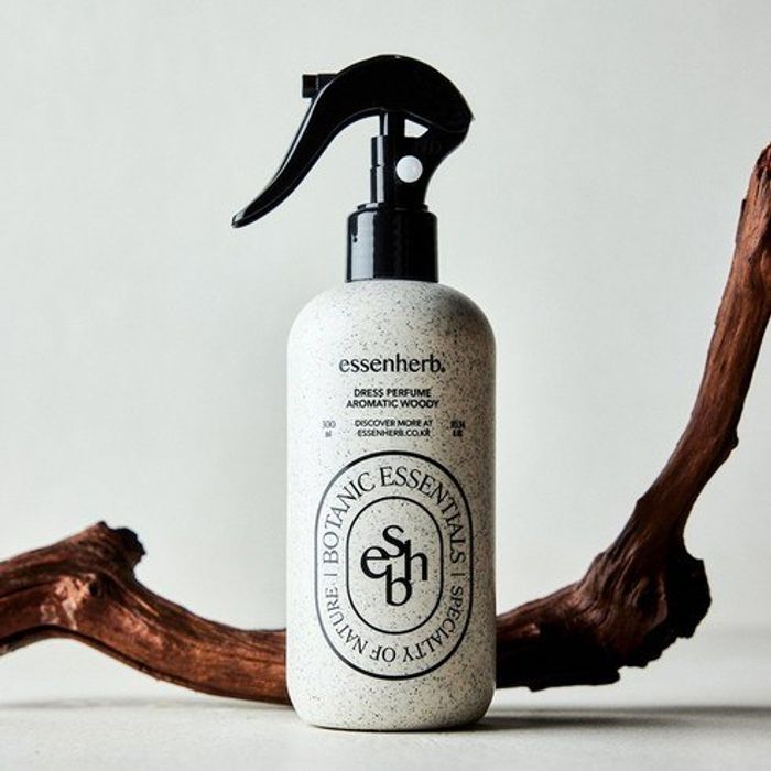 Essenherb Dress perfume aromatic woody 
