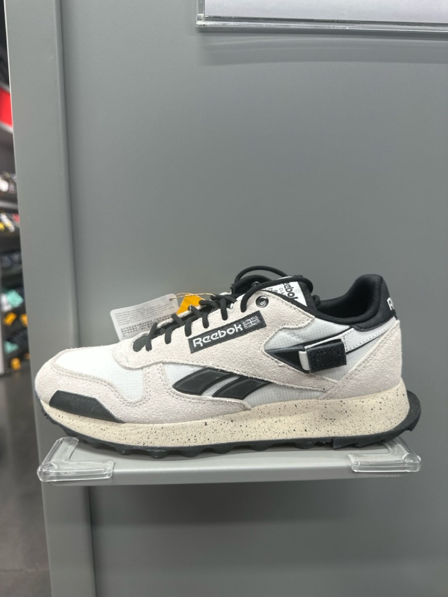 Reebok гутал