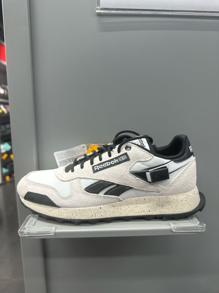 Reebok гутал