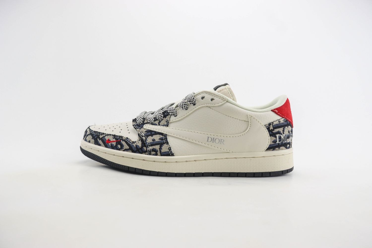 Fragment x Travis Scott x Dior Air Jordan 1 Low 01