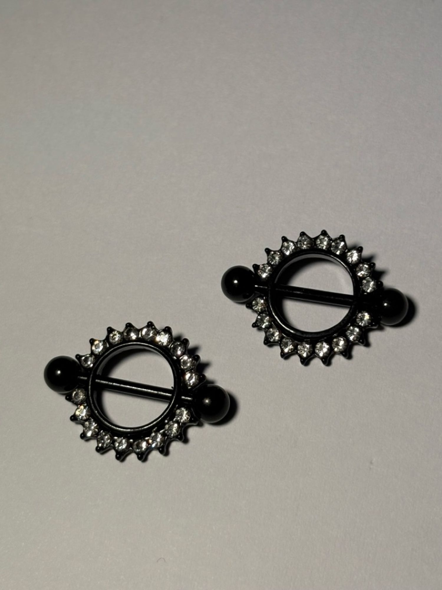 Хөхний ээмэг