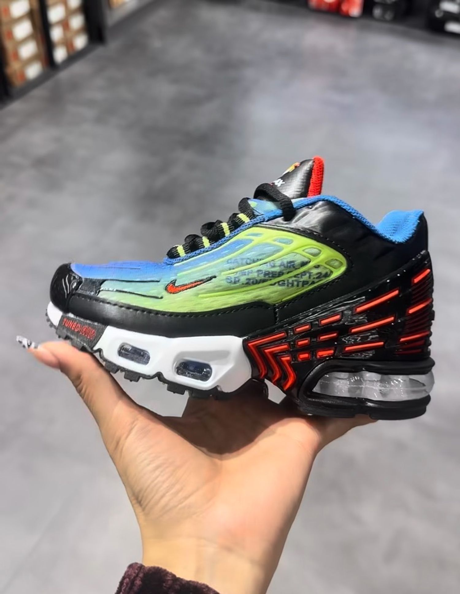 Airmax Plus 3 Green Red Black