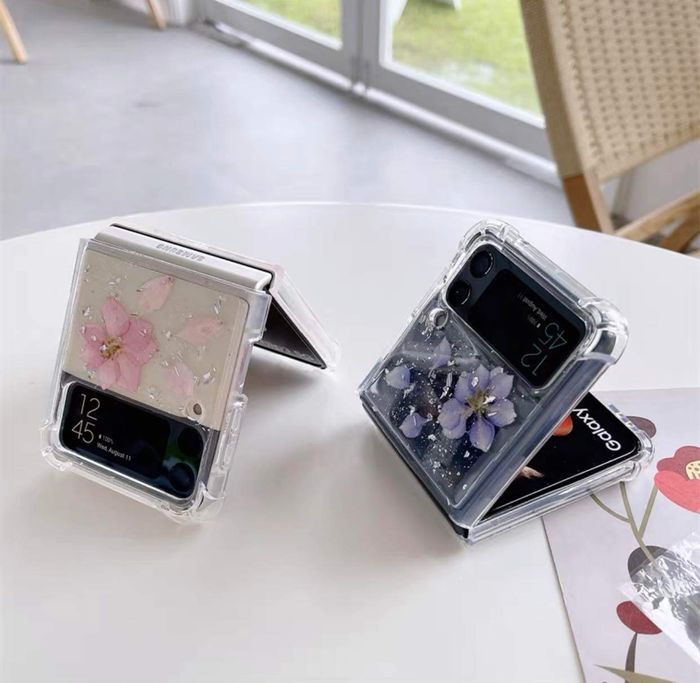 Z Flip 3 цэцэгтэй гэр