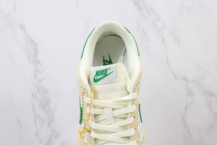 SB Dunk Low x LV 116