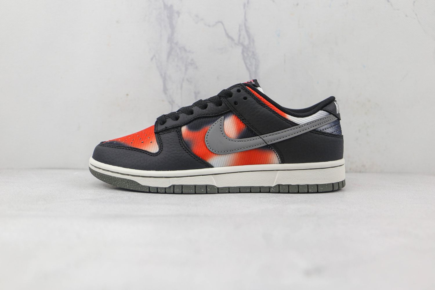 Nike SB Zoom Dunk Low Graffti