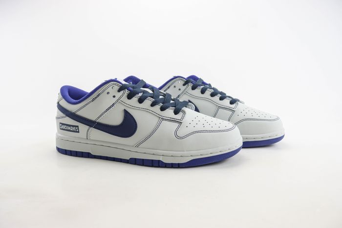 NIKE SB Dunk Low shockwaves