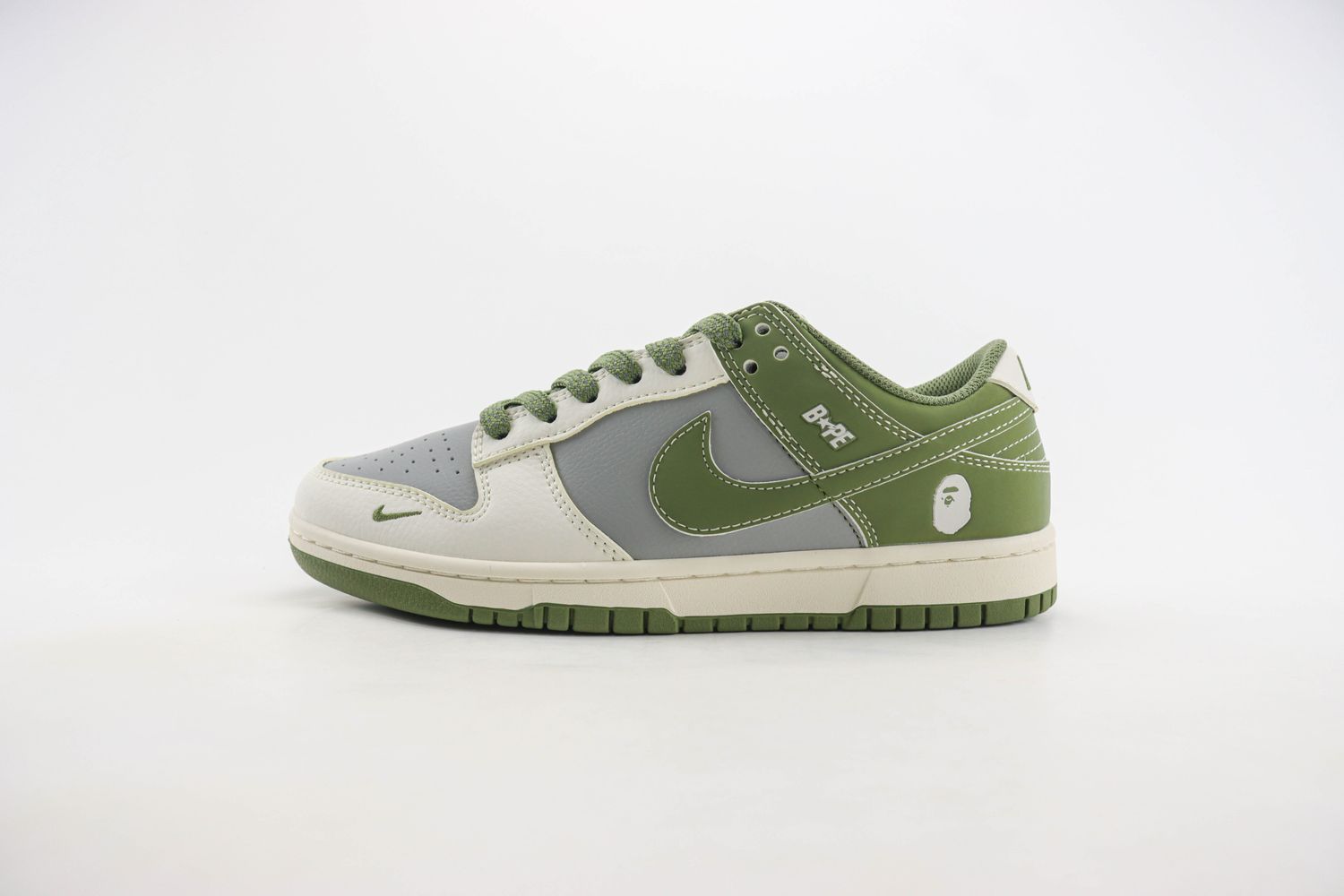 Nike SB Dunk Low x Bape 18