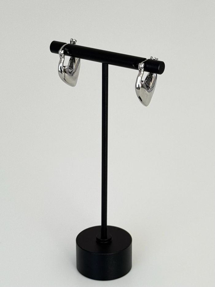 Heart-shaped hoop earrings