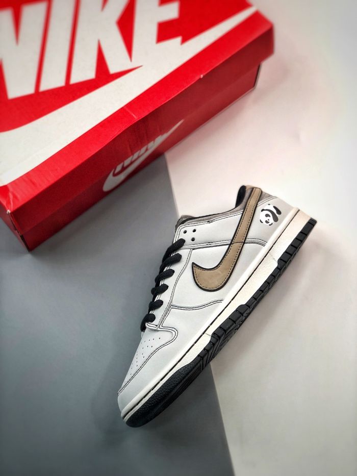 Nike Dunk Low 🐼