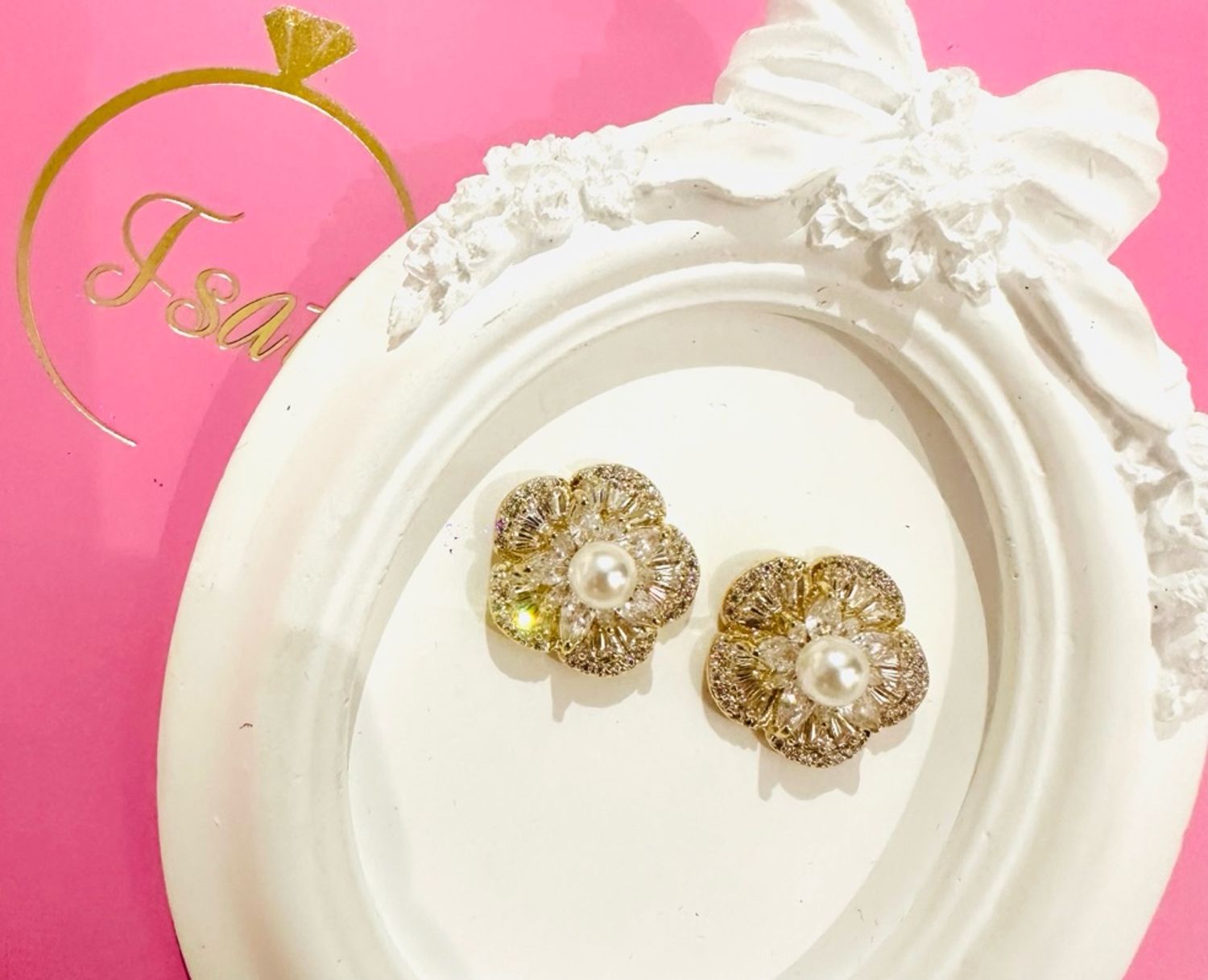 Сувдтай ээмэг