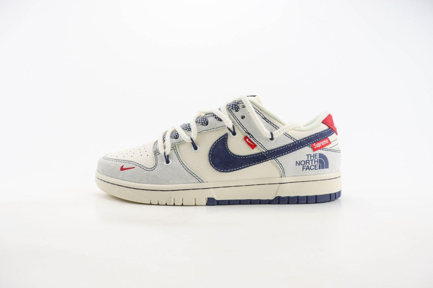  Nike SB Dunk Low x  The North Face 27