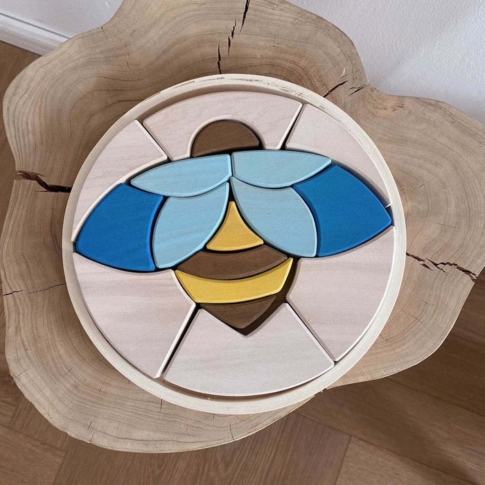 Bee puzzle block