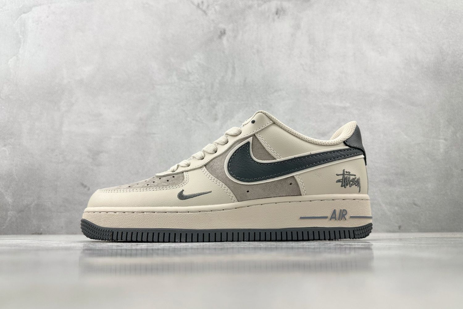 Nike Airforce 1 Low x Stussy 12