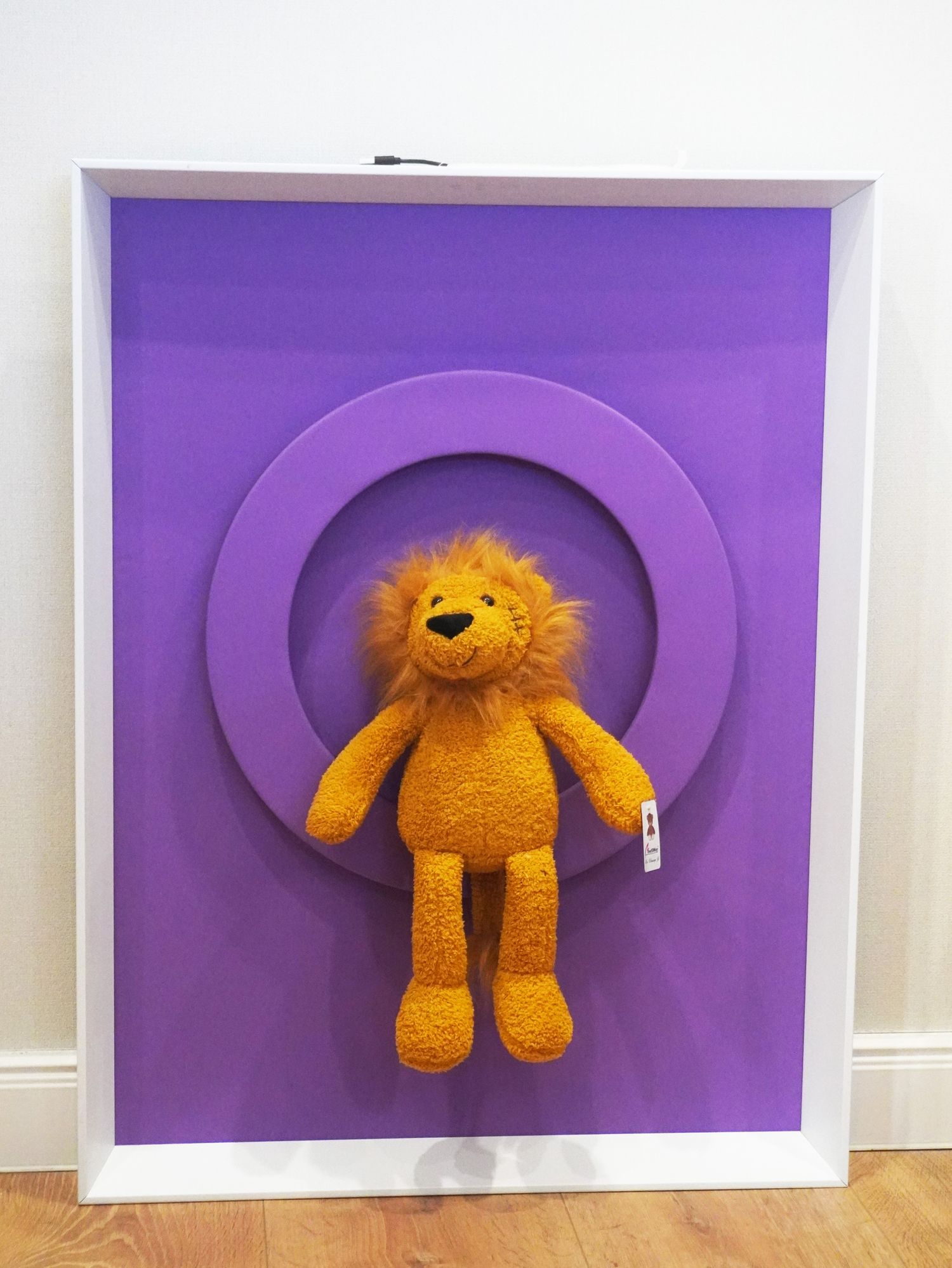 Гэрэлтэй ханын чимэглэл