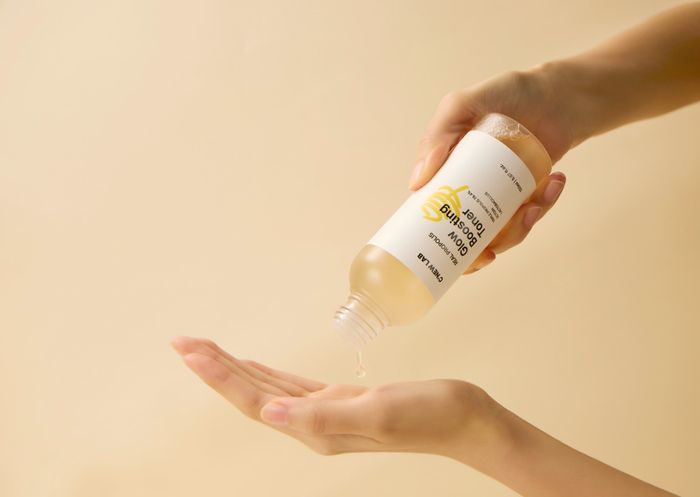 C New Lab Glow Boosting Toner