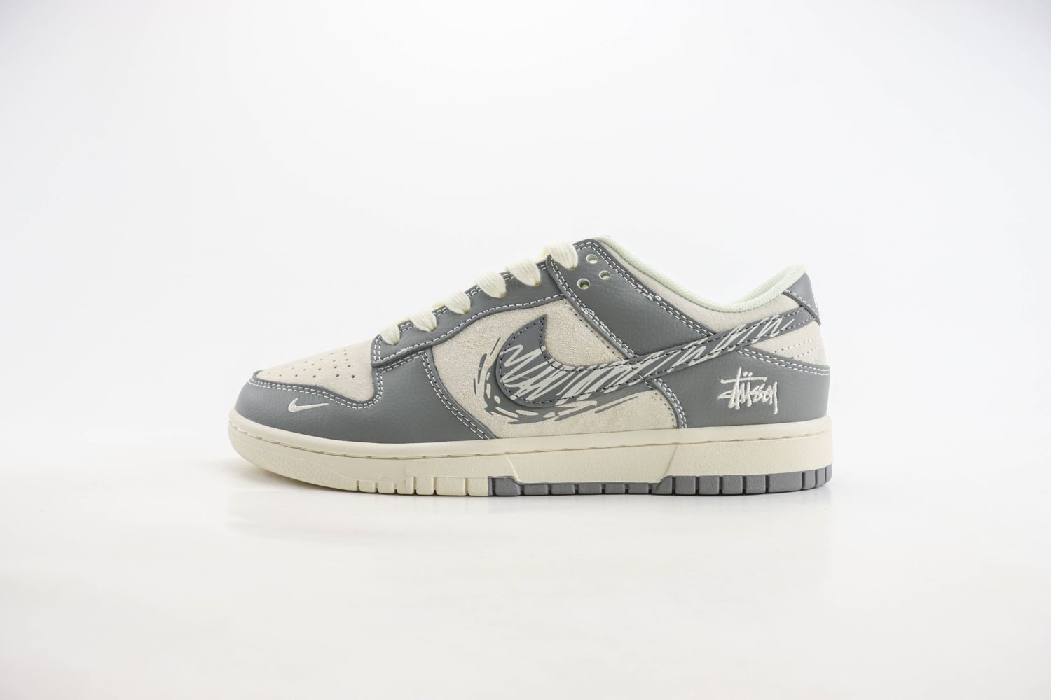 Nike SB Dunk Low Stussy 15