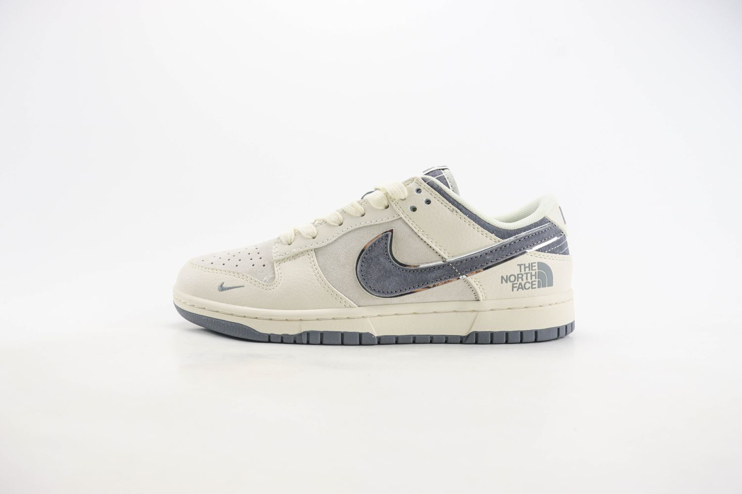 Nike SB Dunk Low x the face north 45 