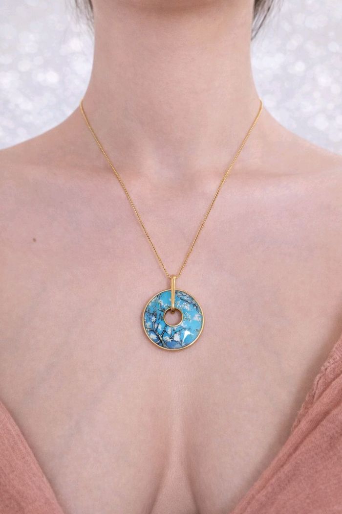 Алмонд хүзүүний зүүлт