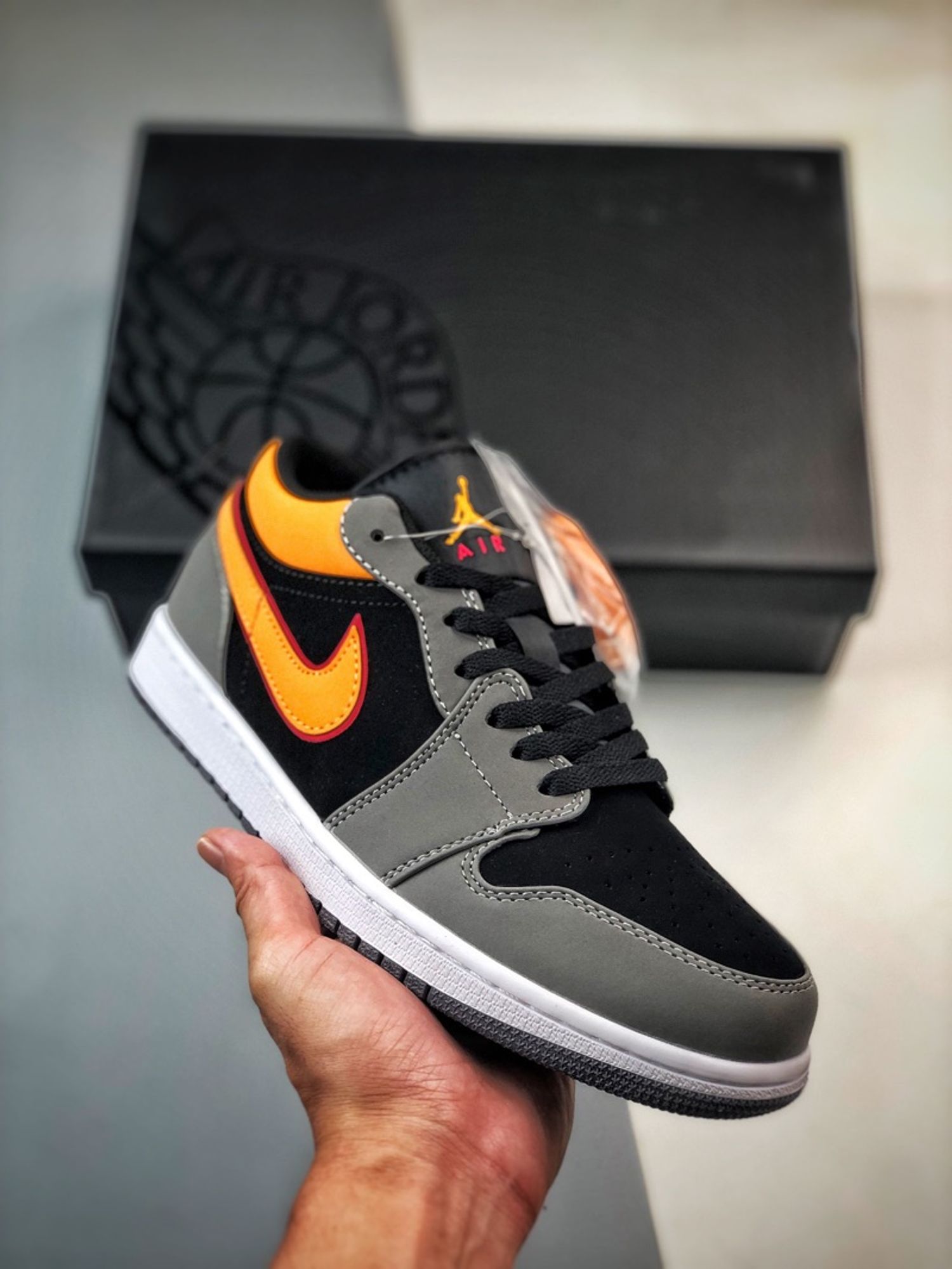 Air Jordan 1 Low