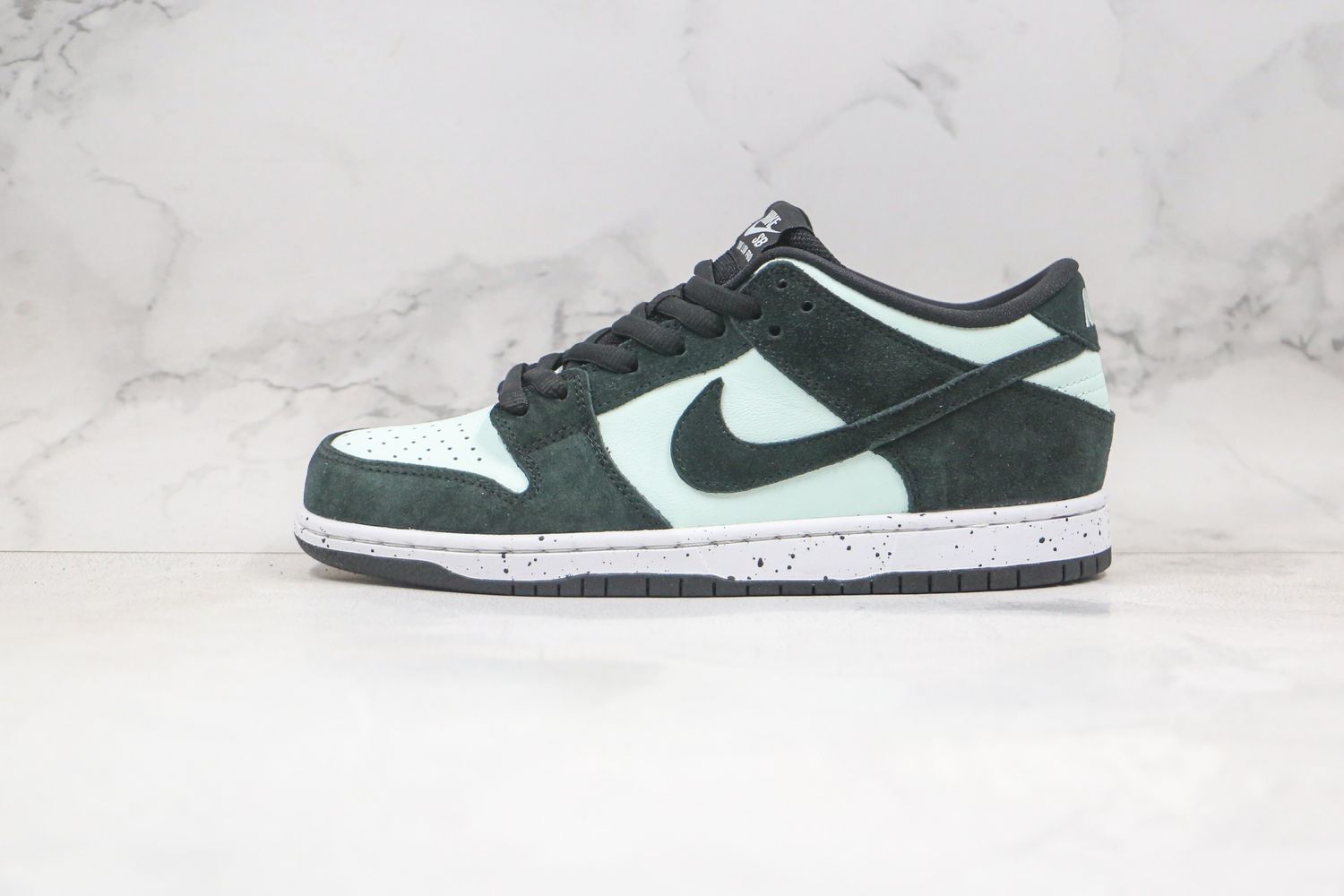 Nike SB Dunk “Barely Green”