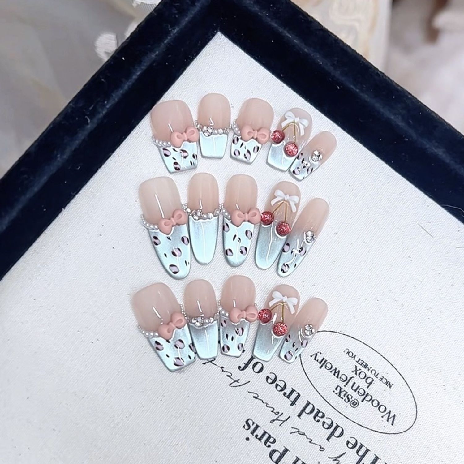 Наадаг хумс