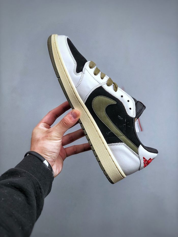 Travis Scott x Air Jordan 1 Low “Olive”🫒