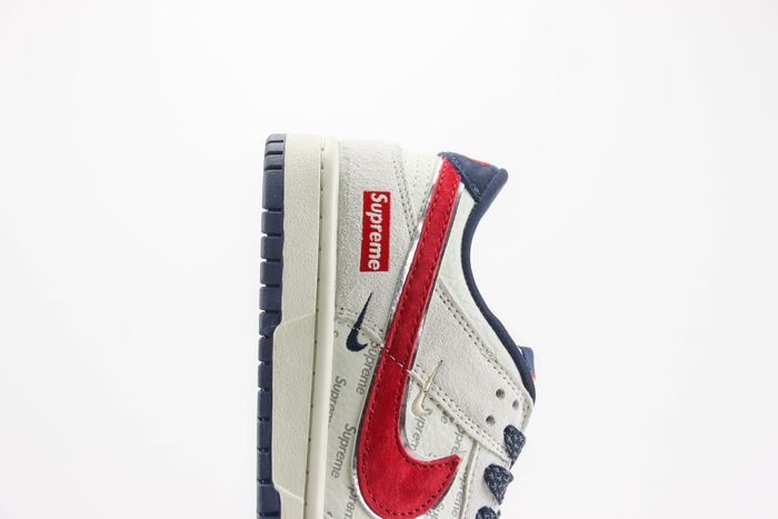 Nike SB Dunk Low x supreme 31 