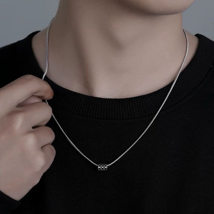 Эрэгтэй зүүлт шоотой